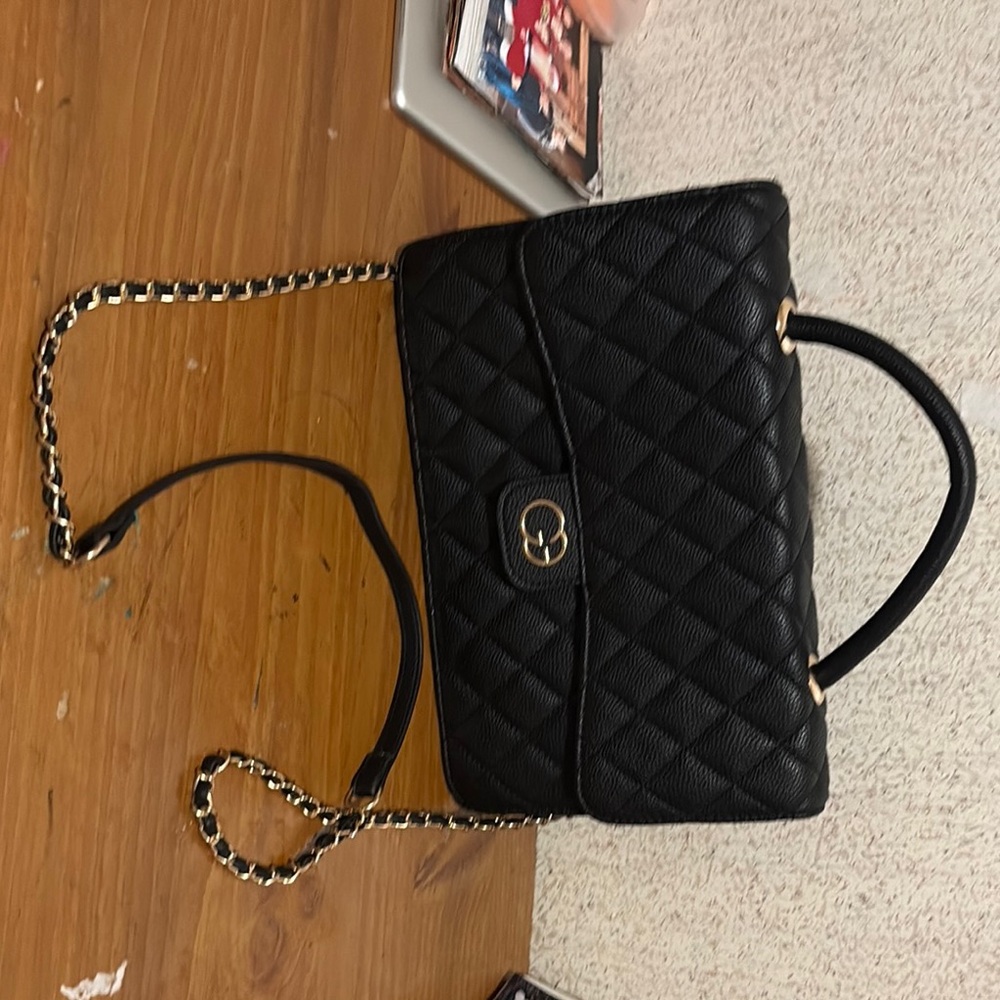 Elegant Black Quilted Handbag